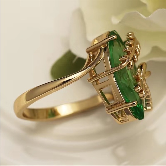 Oval Cut Green Zircon Ring Dragonfly Shaped Women's Ring Silver Plated Delicate - Picture 5 of 6